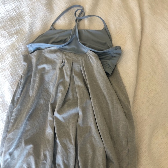 2 champions athletic tops w/built-in bra - Picture 4 of 8